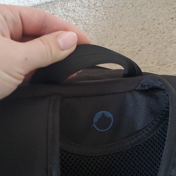 Lowepro camera backpack - Picture 7 of 10